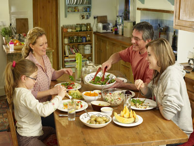 benefit-family-dinner-time-1
