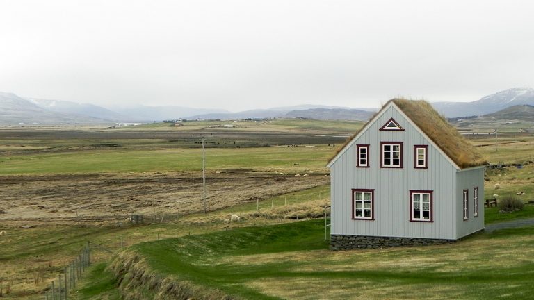 Исландската сага на фамилните имена